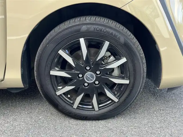 トヨタ シエンタ ハイブリッド ファンベースG クエロ 奈良県 2022(令4)年 2.3万km ブラックマイカ/ベージュ 2トーン 純正ナビ（NSZT-W68T）/クルーズコントロール/アラウンドビューモニター/前後コーナーセンサー/プリクラッシュセーフティ/レーンキープアシスト/両側パワースライドドア/ハーフレザーシート/前席シートヒーター/ステアリングヒーター/ＬＥＤヘッドライト/オートライト/ETC/前後ドライブレコーダー（CS-91FH）/SMACK15インチAW/スペアキーX1