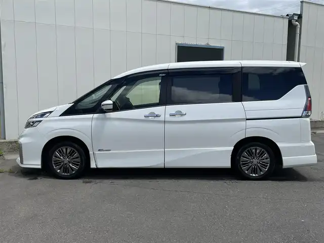 日産 セレナ ライダー プロパイロット E 福島県 2016(平28)年 11.8万km ブリリアントホワイトパール (株)IDOMが運営する【じしゃロン福島店】の自社ローン専用車両になります。こちらは現金またはオートローンご利用時の価格です。自社ローンご希望の方は別途その旨お申付け下さい/純正９インチＳＤナビ/フルセグテレビ/バックカメラ/プロパイロット/衝突軽減システム/ハンズフリードア/革巻ステアリング/両側パワースライドドア/社外ドライブレコーダー/コーナーセンサー/ＥＴＣ