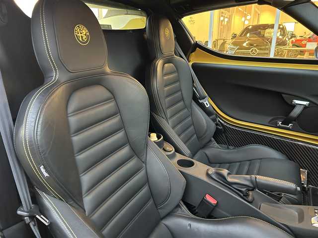 アルファロメオ ４Ｃスパイダー 福岡県 2018(平30)年 2.5万km トロピカリアイエロー 黒革シート　/Ｄ．Ｎ．Ａシステム/ｂｒｅｍｂｏレッドキャリパー　/HIDヘッドライト/パドルシフト/ＲＡＹＳ１７インチアルミホイール(現状純正履かせてます)/純正アルミホイール/取扱説明書　/保証書　/スペアキー×１/ＥＴＣ