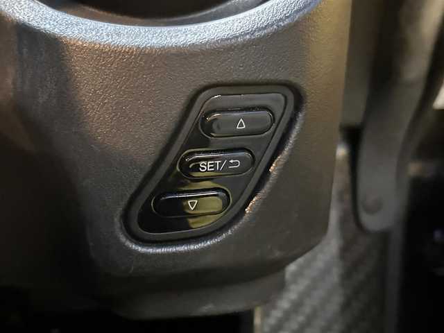 アルファロメオ ４Ｃスパイダー 福岡県 2018(平30)年 2.5万km トロピカリアイエロー 黒革シート　/Ｄ．Ｎ．Ａシステム/ｂｒｅｍｂｏレッドキャリパー　/HIDヘッドライト/パドルシフト/ＲＡＹＳ１７インチアルミホイール(現状純正履かせてます)/純正アルミホイール/取扱説明書　/保証書　/スペアキー×１/ＥＴＣ