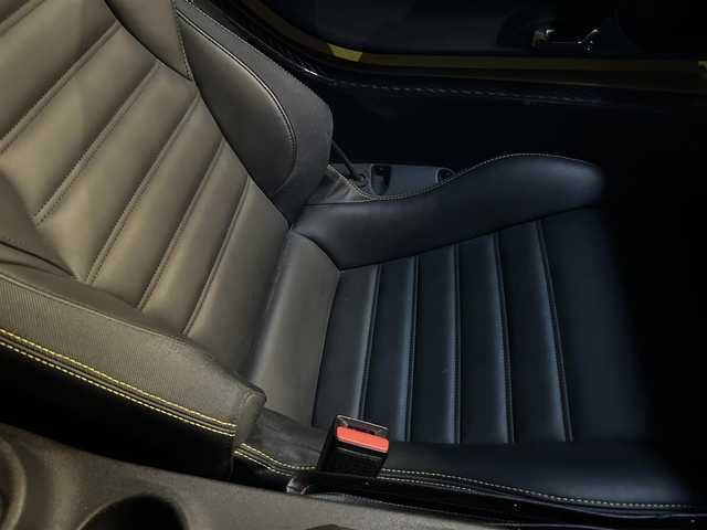 アルファロメオ ４Ｃスパイダー 福岡県 2018(平30)年 2.5万km トロピカリアイエロー 黒革シート　/Ｄ．Ｎ．Ａシステム/ｂｒｅｍｂｏレッドキャリパー　/HIDヘッドライト/パドルシフト/ＲＡＹＳ１７インチアルミホイール(現状純正履かせてます)/純正アルミホイール/取扱説明書　/保証書　/スペアキー×１/ＥＴＣ