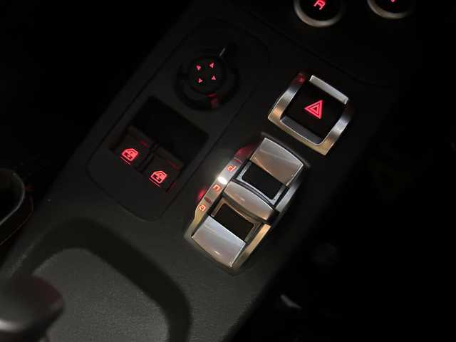 アルファロメオ ４Ｃスパイダー 福岡県 2018(平30)年 2.5万km トロピカリアイエロー 黒革シート　/Ｄ．Ｎ．Ａシステム/ｂｒｅｍｂｏレッドキャリパー　/HIDヘッドライト/パドルシフト/ＲＡＹＳ１７インチアルミホイール(現状純正履かせてます)/純正アルミホイール/取扱説明書　/保証書　/スペアキー×１/ＥＴＣ