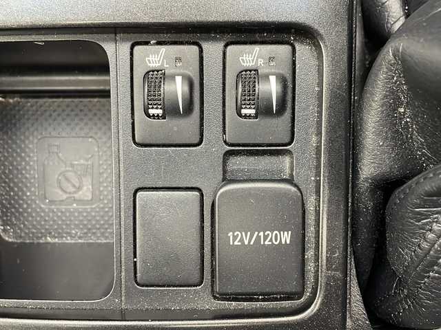 トヨタ ランドクルーザー プラド TX Lパッケージ 愛知県 2017(平29)年 7.3万km ブラック 社外11インチSDナビ/サンルーフ/クルーズコントロール/シートヒーター/フルセグTV/CD DVD/Bluetooth/バックカメラ/パワーシート/コーナーセンサー/社外アルミホイール/LEDヘッドライト/ドライブレコーダー/ETC/ステアリングスイッチ/スマートキー/プッシュスタート