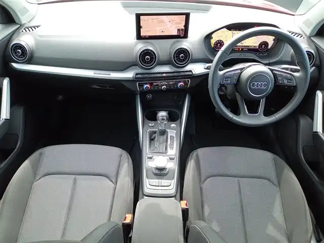 アウディ Ｑ２ 30TFSIスポーツ 福井県 2020(令2)年 2.4万km 赤 衝突被害軽減システム/純正ナビ/・（ワンセグTV/CD/DVD/Bluetooth）/バックカメラ/横滑り防止装置/レーンキープアシスト/追従機能付きクルーズコントロール/オートブレーキホールド/前後コーナーセンサー/前席シートヒーター/ETC2.0/前後ドライブレコーダー/純正17インチAW/純正フロアマット/オートLEDライト/スマートキー