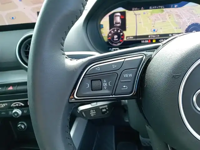 アウディ Ｑ２ 30TFSIスポーツ 福井県 2020(令2)年 2.4万km 赤 衝突被害軽減システム/純正ナビ/・（ワンセグTV/CD/DVD/Bluetooth）/バックカメラ/横滑り防止装置/レーンキープアシスト/追従機能付きクルーズコントロール/オートブレーキホールド/前後コーナーセンサー/前席シートヒーター/ETC2.0/前後ドライブレコーダー/純正17インチAW/純正フロアマット/オートLEDライト/スマートキー