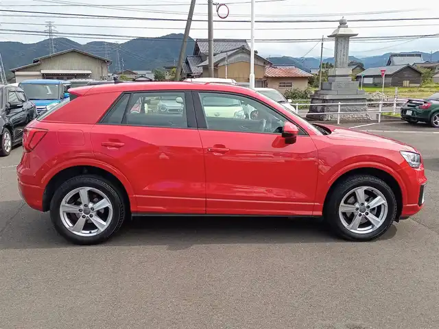 アウディ Ｑ２ 30TFSIスポーツ 福井県 2020(令2)年 2.4万km 赤 衝突被害軽減システム/純正ナビ/・（ワンセグTV/CD/DVD/Bluetooth）/バックカメラ/横滑り防止装置/レーンキープアシスト/追従機能付きクルーズコントロール/オートブレーキホールド/前後コーナーセンサー/前席シートヒーター/ETC2.0/前後ドライブレコーダー/純正17インチAW/純正フロアマット/オートLEDライト/スマートキー