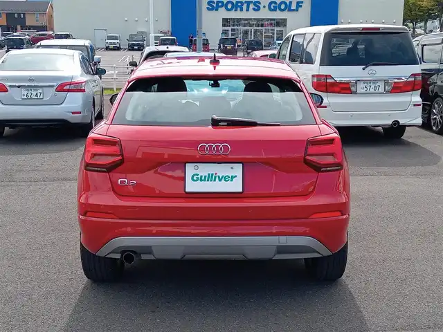 アウディ Ｑ２ 30TFSIスポーツ 福井県 2020(令2)年 2.4万km 赤 衝突被害軽減システム/純正ナビ/・（ワンセグTV/CD/DVD/Bluetooth）/バックカメラ/横滑り防止装置/レーンキープアシスト/追従機能付きクルーズコントロール/オートブレーキホールド/前後コーナーセンサー/前席シートヒーター/ETC2.0/前後ドライブレコーダー/純正17インチAW/純正フロアマット/オートLEDライト/スマートキー