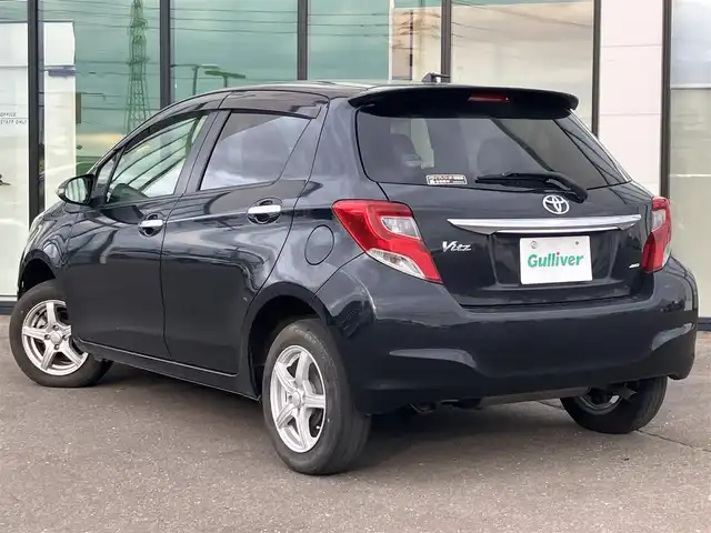 トヨタ ヴィッツ F LEDエディション 道南・函館 2016(平28)年 7.9万km ブラックマイカ /社外ディスプレイオーディオ//夏冬タイヤ//エンジンスターター//ワイパーデアイサー//LEDヘッドライト//オートライト//保証書//取扱説明書