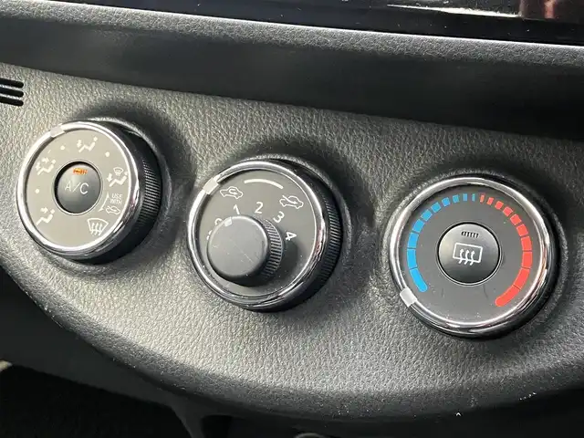 トヨタ ヴィッツ F LEDエディション 道南・函館 2016(平28)年 7.9万km ブラックマイカ /社外ディスプレイオーディオ//夏冬タイヤ//エンジンスターター//ワイパーデアイサー//LEDヘッドライト//オートライト//保証書//取扱説明書