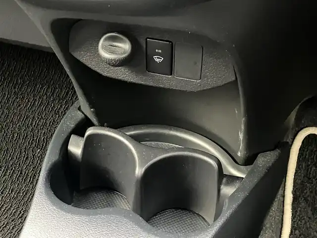 トヨタ ヴィッツ F LEDエディション 道南・函館 2016(平28)年 7.9万km ブラックマイカ /社外ディスプレイオーディオ//夏冬タイヤ//エンジンスターター//ワイパーデアイサー//LEDヘッドライト//オートライト//保証書//取扱説明書