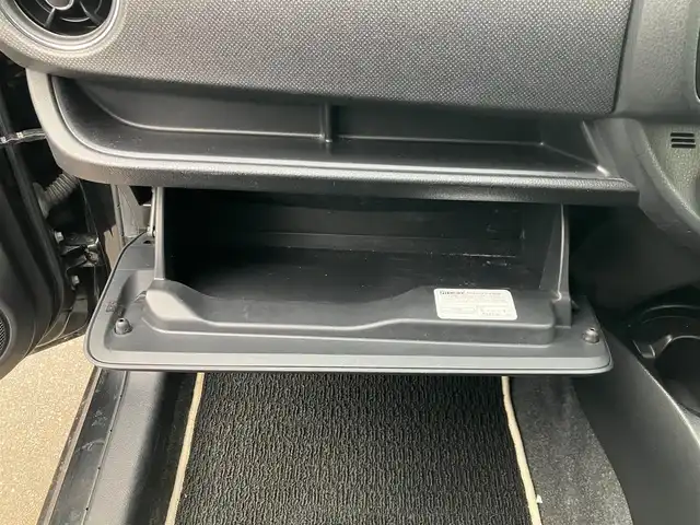 トヨタ ヴィッツ F LEDエディション 道南・函館 2016(平28)年 7.9万km ブラックマイカ /社外ディスプレイオーディオ//夏冬タイヤ//エンジンスターター//ワイパーデアイサー//LEDヘッドライト//オートライト//保証書//取扱説明書