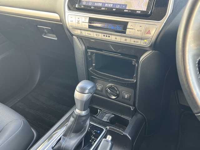 トヨタ ランドクルーザー プラド TX Lパッケージ ブラックED 静岡県 2021(令3)年 2.9万km ブラック /純正9インチナビ/地デジTV//純正CD/DVD/Bluetooth//バックカメラ//レザーシート//シートヒーター/エアシート//セーフティセンス//レーダークルーズコントロール//オートハイビーム//ルーフレール//純正18インチAW//スタッドレスAW付き積み込み//スマートキー//ETC