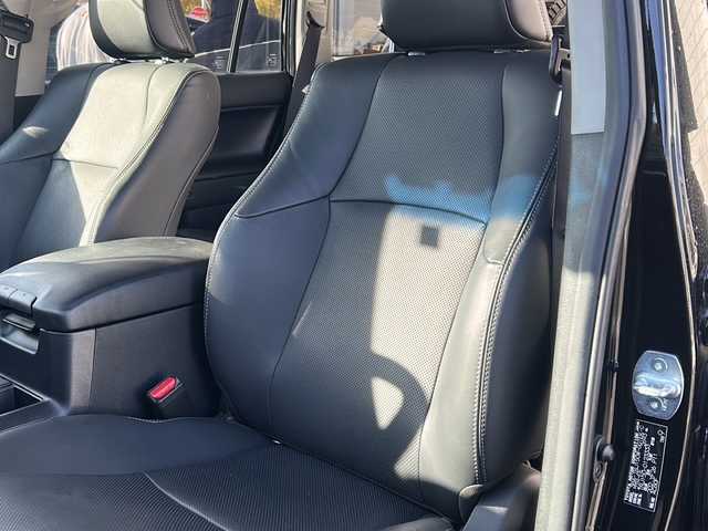 トヨタ ランドクルーザー プラド TX Lパッケージ ブラックED 静岡県 2021(令3)年 2.9万km ブラック /純正9インチナビ/地デジTV//純正CD/DVD/Bluetooth//バックカメラ//レザーシート//シートヒーター/エアシート//セーフティセンス//レーダークルーズコントロール//オートハイビーム//ルーフレール//純正18インチAW//スタッドレスAW付き積み込み//スマートキー//ETC