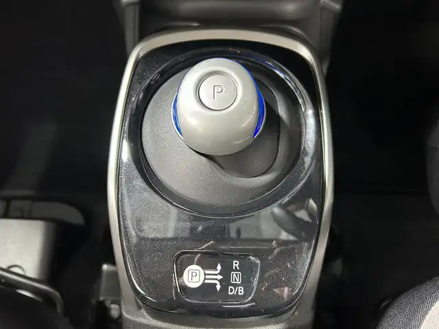 日産 ノート e－パワー X 大阪府 2018(平30)年 3.1万km スーパーブラック 純正ナビ　全周囲カメラ　Bluetooth　DVD再生　TV デジタルインナーミラー　衝突軽減ブレーキ　レーンアシスト　ドライブレコーダー　オートライト　スマートキー　