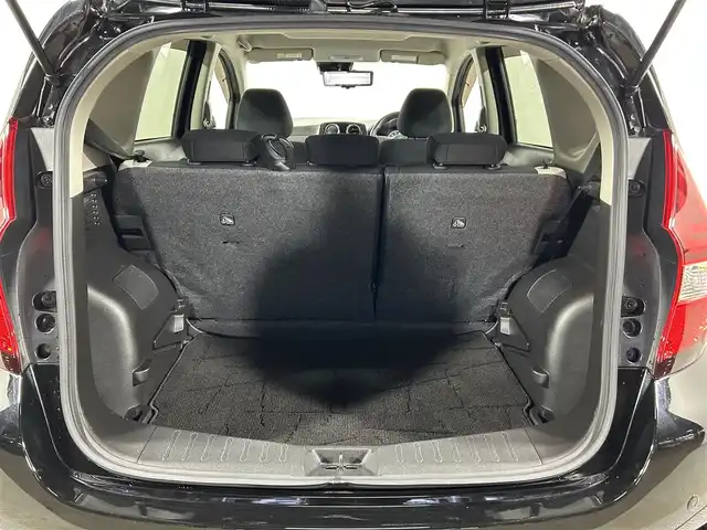 日産 ノート e－パワー X 大阪府 2018(平30)年 3.1万km スーパーブラック 純正ナビ　全周囲カメラ　Bluetooth　DVD再生　TV デジタルインナーミラー　衝突軽減ブレーキ　レーンアシスト　ドライブレコーダー　オートライト　スマートキー　