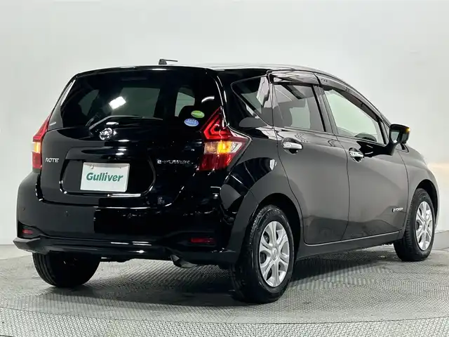 日産 ノート e－パワー X 大阪府 2018(平30)年 3.1万km スーパーブラック 純正ナビ　全周囲カメラ　Bluetooth　DVD再生　TV デジタルインナーミラー　衝突軽減ブレーキ　レーンアシスト　ドライブレコーダー　オートライト　スマートキー　