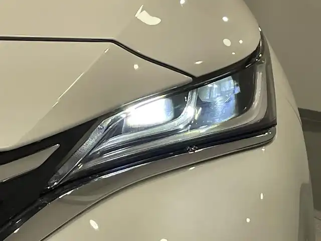 トヨタ ハリアー Z レザーパッケージ 愛知県 2021(令3)年 7.2万km ホワイトパールクリスタルシャイン モデリスタエアロ　F/S/R/パノラマ調光ムーンルーフ/純正ナビ/JBLサウンドシステム/ヘッドアップディスプレイ/シートベンチレーション/ステリングヒーター/デジタルインナーミラー/バックカメラ/トヨタセーフティーセンス/衝突軽減ブレーキ/レーンキープアシスト/アダクティブクルーズコントロール/ブラインドスポットモニター/標識検知/踏み間違い防止/先行車発進お知らせ機能/クリアランスソナー/ETC2.0/パワーシート/シートメモリー/スマートキー/プッシュスタート