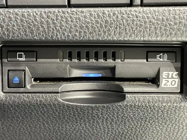 トヨタ ハリアー Z レザーパッケージ 愛知県 2021(令3)年 7.2万km ホワイトパールクリスタルシャイン モデリスタエアロ　F/S/R/パノラマ調光ムーンルーフ/純正ナビ/JBLサウンドシステム/ヘッドアップディスプレイ/シートベンチレーション/ステリングヒーター/デジタルインナーミラー/バックカメラ/トヨタセーフティーセンス/衝突軽減ブレーキ/レーンキープアシスト/アダクティブクルーズコントロール/ブラインドスポットモニター/標識検知/踏み間違い防止/先行車発進お知らせ機能/クリアランスソナー/ETC2.0/パワーシート/シートメモリー/スマートキー/プッシュスタート