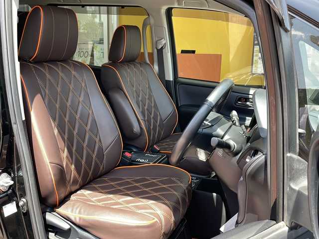トヨタ ヴォクシー ZS 煌 香川県 2015(平27)年 6.9万km ブラック ディスプレイオーディオ/Bluetooth接続/バックカメラ/両側パワースライドドア/デジタルミラー/社外17インチアルミ/LEDヘッドライト/前後ドライブレコーダー/革調シートカバー/置くだけ充電/アイドリングストップ/スマートキー/プッシュスタート/ビルトインETC