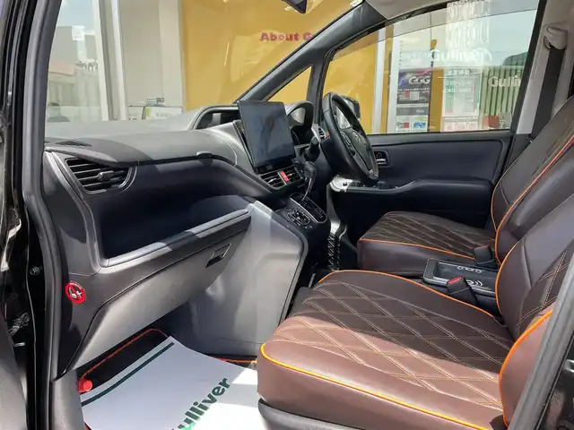 トヨタ ヴォクシー ZS 煌 香川県 2015(平27)年 6.9万km ブラック ディスプレイオーディオ/Bluetooth接続/バックカメラ/両側パワースライドドア/デジタルミラー/社外17インチアルミ/LEDヘッドライト/前後ドライブレコーダー/革調シートカバー/置くだけ充電/アイドリングストップ/スマートキー/プッシュスタート/ビルトインETC