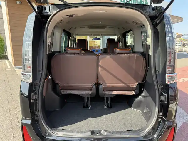 トヨタ ヴォクシー ZS 煌 香川県 2015(平27)年 6.9万km ブラック ディスプレイオーディオ/Bluetooth接続/バックカメラ/両側パワースライドドア/デジタルミラー/社外17インチアルミ/LEDヘッドライト/前後ドライブレコーダー/革調シートカバー/置くだけ充電/アイドリングストップ/スマートキー/プッシュスタート/ビルトインETC
