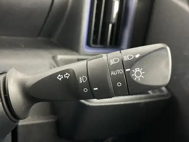 ダイハツ タント カスタム X 愛知県 2021(令3)年 4.7万km ターコイズブルーマイカメタリック 禁煙車/ワンオーナー/純正7インチナビ/（CD/DVD/Bluetooth/フルセグTV)/全方位カメラ/スマートアシストIII/・衝突軽減ブレーキ/・レーンキープアシスト/・オートマチックハイビーム/・クリアランスソナー/ドライブレコーダー/ハーフレザーシート/シートヒーター/両側パワースライドドア/アイドリングストップ/純正14インチアルミホイール/スマートキー/スペアキー1本/プッシュスタート/LEDヘッドライト/フロントフォグランプ/オートライト/純正フロアマット/横滑り防止装置/ベンチシート/ロングスライドスイッチ/電動格納ミラー