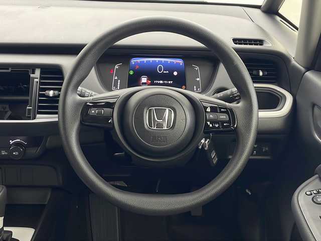 ホンダ フィット ベーシック 秋田県 2025(令7)年 0.1万km クリスタルブラックパール ４WD/ホンダセンシング /スマートキー /寒冷地仕様　/衝突被害軽減システム　/レーンキープアシスト　/ブレーキホールド　/自動パーキングブレーキ　/ホンダECON /横滑り防止装置　/フロントワイパーデアイサー /電格ミラー/プッシュスタート /クルーズコントロール/ウィンカーミラー /コーナーセンサー /保証書/取扱説明書