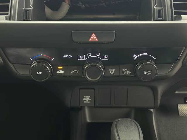 ホンダ フィット ベーシック 秋田県 2025(令7)年 0.1万km クリスタルブラックパール ４WD/ホンダセンシング /スマートキー /寒冷地仕様　/衝突被害軽減システム　/レーンキープアシスト　/ブレーキホールド　/自動パーキングブレーキ　/ホンダECON /横滑り防止装置　/フロントワイパーデアイサー /電格ミラー/プッシュスタート /クルーズコントロール/ウィンカーミラー /コーナーセンサー /保証書/取扱説明書