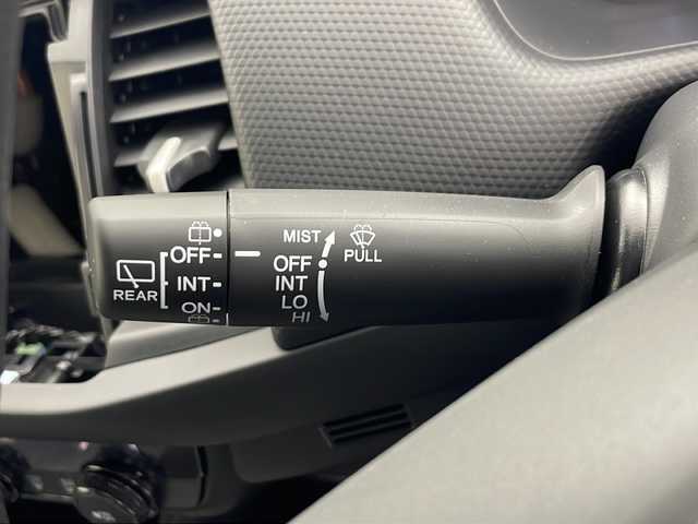 ホンダ フィット ベーシック 秋田県 2025(令7)年 0.1万km クリスタルブラックパール ４WD/ホンダセンシング /スマートキー /寒冷地仕様　/衝突被害軽減システム　/レーンキープアシスト　/ブレーキホールド　/自動パーキングブレーキ　/ホンダECON /横滑り防止装置　/フロントワイパーデアイサー /電格ミラー/プッシュスタート /クルーズコントロール/ウィンカーミラー /コーナーセンサー /保証書/取扱説明書