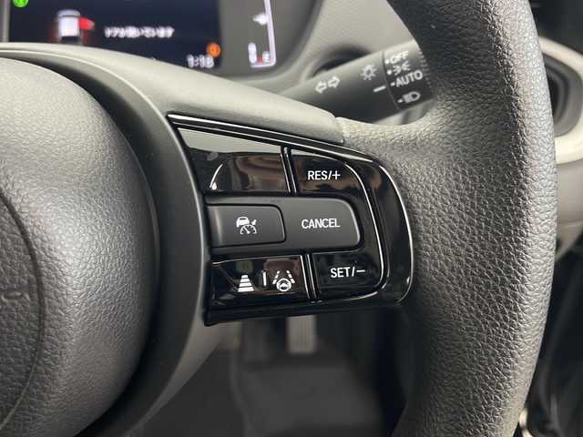 ホンダ フィット ベーシック 秋田県 2025(令7)年 0.1万km クリスタルブラックパール ４WD/ホンダセンシング /スマートキー /寒冷地仕様　/衝突被害軽減システム　/レーンキープアシスト　/ブレーキホールド　/自動パーキングブレーキ　/ホンダECON /横滑り防止装置　/フロントワイパーデアイサー /電格ミラー/プッシュスタート /クルーズコントロール/ウィンカーミラー /コーナーセンサー /保証書/取扱説明書