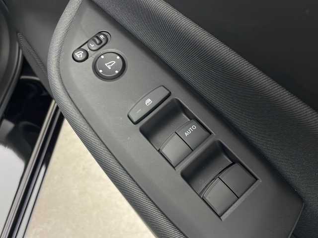 ホンダ フィット ベーシック 秋田県 2025(令7)年 0.1万km クリスタルブラックパール ４WD/ホンダセンシング /スマートキー /寒冷地仕様　/衝突被害軽減システム　/レーンキープアシスト　/ブレーキホールド　/自動パーキングブレーキ　/ホンダECON /横滑り防止装置　/フロントワイパーデアイサー /電格ミラー/プッシュスタート /クルーズコントロール/ウィンカーミラー /コーナーセンサー /保証書/取扱説明書