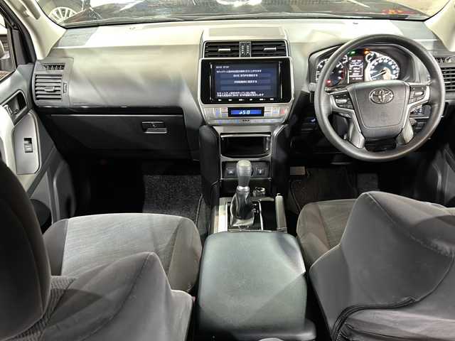 トヨタ ランドクルーザー プラド TX 静岡県 2022(令4)年 2.7万km 黒 純正ナビ（AM FM CD DVD フルセグ SD Bluetooth）/トヨタセーフティセンス/レーダークルーズコントロール/バックカメラ/コーナーセンサー/ドライブレコーダー/MTモード付きAT/純正ナビフロアマット/LEDヘッドライト/オートマチックハイビーム/ETC/ロードサインアシスト/センターでフロック/スマートキー/スペアキー×１