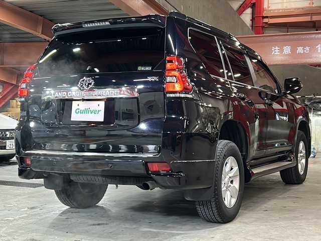 トヨタ ランドクルーザー プラド TX 静岡県 2022(令4)年 2.7万km 黒 純正ナビ（AM FM CD DVD フルセグ SD Bluetooth）/トヨタセーフティセンス/レーダークルーズコントロール/バックカメラ/コーナーセンサー/ドライブレコーダー/MTモード付きAT/純正ナビフロアマット/LEDヘッドライト/オートマチックハイビーム/ETC/ロードサインアシスト/センターでフロック/スマートキー/スペアキー×１