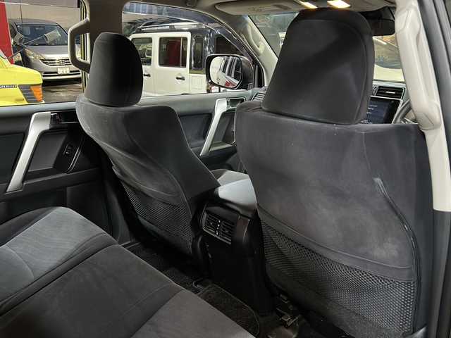 トヨタ ランドクルーザー プラド TX 静岡県 2022(令4)年 2.7万km 黒 純正ナビ（AM FM CD DVD フルセグ SD Bluetooth）/トヨタセーフティセンス/レーダークルーズコントロール/バックカメラ/コーナーセンサー/ドライブレコーダー/MTモード付きAT/純正ナビフロアマット/LEDヘッドライト/オートマチックハイビーム/ETC/ロードサインアシスト/センターでフロック/スマートキー/スペアキー×１