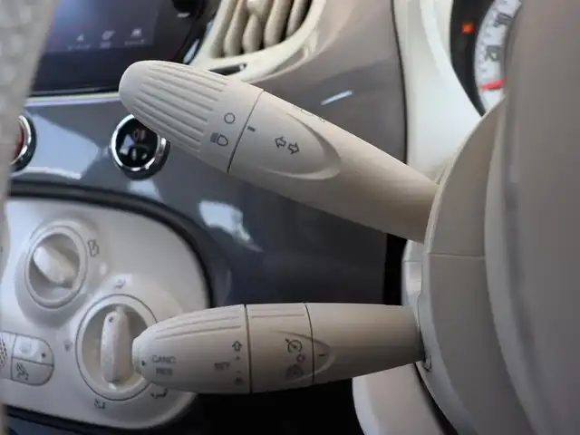 フィアット ５００ 1．2 カルト 長野県 2022(令4)年 0.8万km グレー