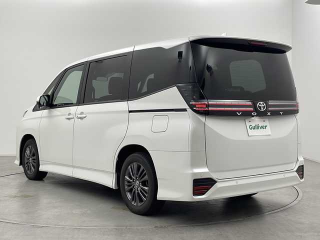 トヨタ ヴォクシー S－G 群馬県 2024(令6)年 0.7万km ホワイトパールクリスタルシャイン 純正８型ディスプレイオーディオ　バックアカメラ　両側電動スライドドア　衝突被害軽減ブレーキ　ドライブレコーダー　ビルトインＥＴＣ２．０　アダプティブクルーズコントロール　オートハイビーム　禁煙車