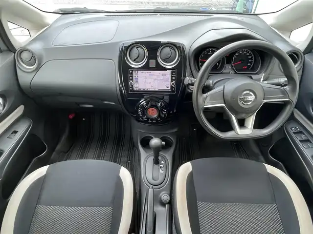 日産 ノート X 東京都 2018(平30)年 2.9万km ブリリアントシルバー 純正ナビ/アラウンドビュー/インテリジェントルームミラー/エマージェンシーブレーキ/車線逸脱警報/アイドリングストップ/横滑り防止措置/スマートキー/Pスタート/オートエアコン/オートウィンドウ