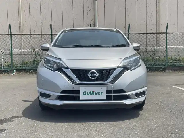 日産 ノート X 東京都 2018(平30)年 2.9万km ブリリアントシルバー 純正ナビ/アラウンドビュー/インテリジェントルームミラー/エマージェンシーブレーキ/車線逸脱警報/アイドリングストップ/横滑り防止措置/スマートキー/Pスタート/オートエアコン/オートウィンドウ