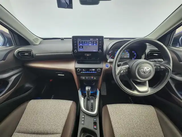 トヨタ ヤリスクロス ハイブリッド Z 愛知県 2020(令2)年 5万km ダークブルーマイカM トヨタセーフティーセンス/寒冷地仕様/純正ディスプレイナビ/・Bluetooth/純正エンジンスターター/パワーバックドア/ワイパーデアイサー/ステアリングヒーター/ETC2.0 /革巻きステアリング/ステアリングリモコン/前席シートヒーター　/電動パーキングシステム/AUTOホールド/前後ドライブレコーダー/バックカメラ/純正AW