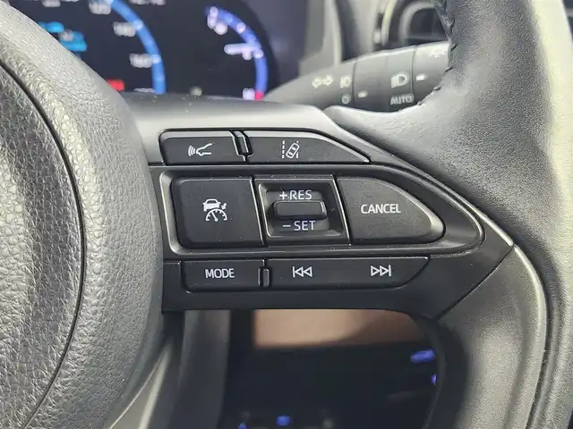 トヨタ ヤリスクロス ハイブリッド Z 愛知県 2020(令2)年 5万km ダークブルーマイカM トヨタセーフティーセンス/寒冷地仕様/純正ディスプレイナビ/・Bluetooth/純正エンジンスターター/パワーバックドア/ワイパーデアイサー/ステアリングヒーター/ETC2.0 /革巻きステアリング/ステアリングリモコン/前席シートヒーター　/電動パーキングシステム/AUTOホールド/前後ドライブレコーダー/バックカメラ/純正AW