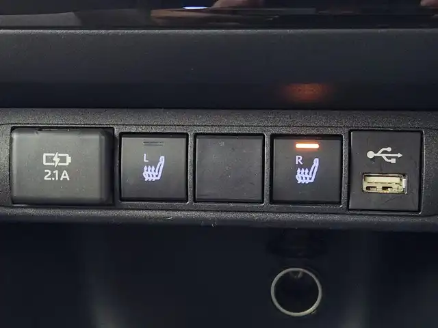 トヨタ ヤリスクロス ハイブリッド Z 愛知県 2020(令2)年 5万km ダークブルーマイカM トヨタセーフティーセンス/寒冷地仕様/純正ディスプレイナビ/・Bluetooth/純正エンジンスターター/パワーバックドア/ワイパーデアイサー/ステアリングヒーター/ETC2.0 /革巻きステアリング/ステアリングリモコン/前席シートヒーター　/電動パーキングシステム/AUTOホールド/前後ドライブレコーダー/バックカメラ/純正AW