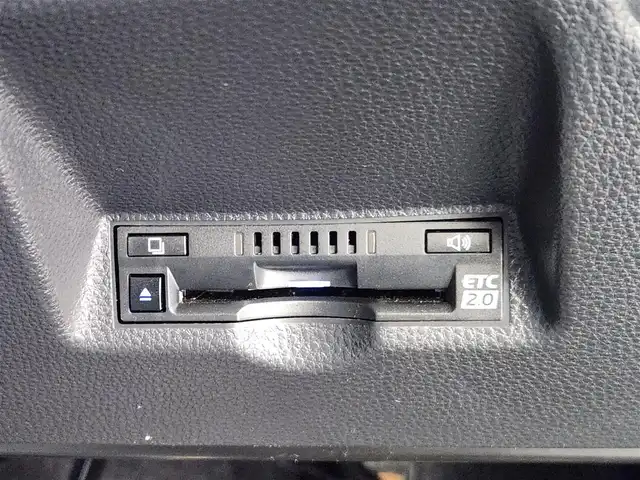 トヨタ ヤリスクロス ハイブリッド Z 愛知県 2020(令2)年 5万km ダークブルーマイカM トヨタセーフティーセンス/寒冷地仕様/純正ディスプレイナビ/・Bluetooth/純正エンジンスターター/パワーバックドア/ワイパーデアイサー/ステアリングヒーター/ETC2.0 /革巻きステアリング/ステアリングリモコン/前席シートヒーター　/電動パーキングシステム/AUTOホールド/前後ドライブレコーダー/バックカメラ/純正AW