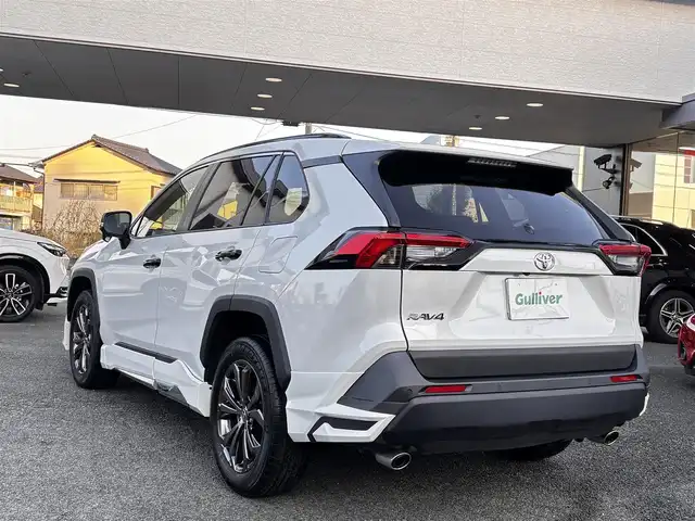 トヨタ ＲＡＶ４ X 熊本県 2022(令4)年 2.1万km プラチナホワイトパールマイカ ワンオーナー/サンルーフ/ルーフレール/モデリスタエアロ（F.S.R）/社外9インチメモリナビ（AVIC-RQ912）/【フルセグTV/Bluetooth/HDMI/USB/CD/DVD】/バックカメラ/プリクラッシュセーフティ/パーキングセンサー/クルーズコントロール/レーンキープアシスト/ステアリングスイッチ/電子パーキング/オートホールド/純正18インチAW/横滑り防止/ドライブレコーダー/ETC/オートLEDヘッドライト/オートハイビーム/プッシュスタート/取扱説明書