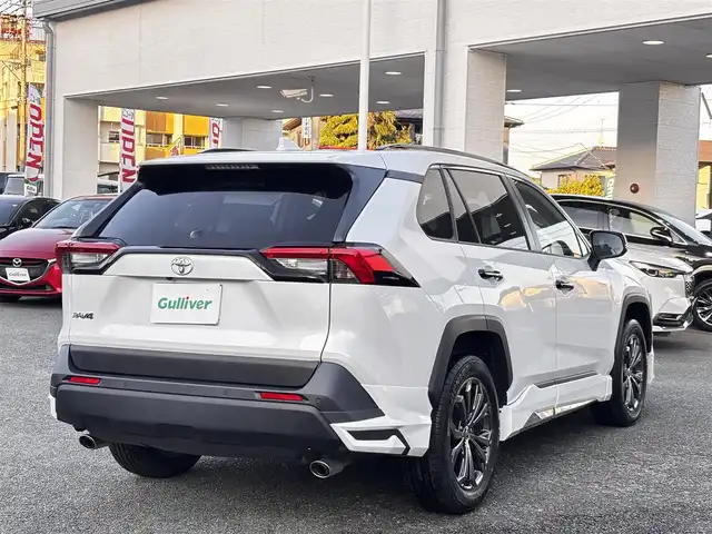 トヨタ ＲＡＶ４ X 熊本県 2022(令4)年 2.1万km プラチナホワイトパールマイカ ワンオーナー/サンルーフ/ルーフレール/モデリスタエアロ（F.S.R）/社外9インチメモリナビ（AVIC-RQ912）/【フルセグTV/Bluetooth/HDMI/USB/CD/DVD】/バックカメラ/プリクラッシュセーフティ/パーキングセンサー/クルーズコントロール/レーンキープアシスト/ステアリングスイッチ/電子パーキング/オートホールド/純正18インチAW/横滑り防止/ドライブレコーダー/ETC/オートLEDヘッドライト/オートハイビーム/プッシュスタート/取扱説明書