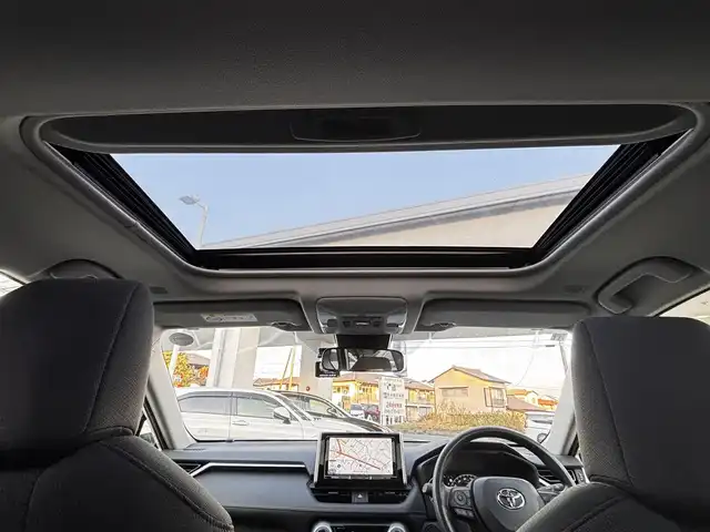トヨタ ＲＡＶ４ X 熊本県 2022(令4)年 2.1万km プラチナホワイトパールマイカ ワンオーナー/サンルーフ/ルーフレール/モデリスタエアロ（F.S.R）/社外9インチメモリナビ（AVIC-RQ912）/【フルセグTV/Bluetooth/HDMI/USB/CD/DVD】/バックカメラ/プリクラッシュセーフティ/パーキングセンサー/クルーズコントロール/レーンキープアシスト/ステアリングスイッチ/電子パーキング/オートホールド/純正18インチAW/横滑り防止/ドライブレコーダー/ETC/オートLEDヘッドライト/オートハイビーム/プッシュスタート/取扱説明書