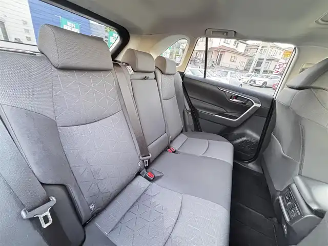 トヨタ ＲＡＶ４ X 熊本県 2022(令4)年 2.1万km プラチナホワイトパールマイカ ワンオーナー/サンルーフ/ルーフレール/モデリスタエアロ（F.S.R）/社外9インチメモリナビ（AVIC-RQ912）/【フルセグTV/Bluetooth/HDMI/USB/CD/DVD】/バックカメラ/プリクラッシュセーフティ/パーキングセンサー/クルーズコントロール/レーンキープアシスト/ステアリングスイッチ/電子パーキング/オートホールド/純正18インチAW/横滑り防止/ドライブレコーダー/ETC/オートLEDヘッドライト/オートハイビーム/プッシュスタート/取扱説明書