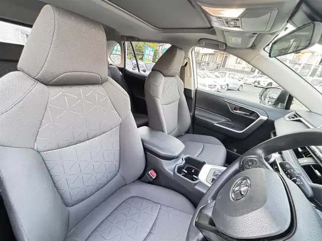 トヨタ ＲＡＶ４ X 熊本県 2022(令4)年 2.1万km プラチナホワイトパールマイカ ワンオーナー/サンルーフ/ルーフレール/モデリスタエアロ（F.S.R）/社外9インチメモリナビ（AVIC-RQ912）/【フルセグTV/Bluetooth/HDMI/USB/CD/DVD】/バックカメラ/プリクラッシュセーフティ/パーキングセンサー/クルーズコントロール/レーンキープアシスト/ステアリングスイッチ/電子パーキング/オートホールド/純正18インチAW/横滑り防止/ドライブレコーダー/ETC/オートLEDヘッドライト/オートハイビーム/プッシュスタート/取扱説明書