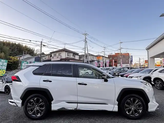 トヨタ ＲＡＶ４ X 熊本県 2022(令4)年 2.1万km プラチナホワイトパールマイカ ワンオーナー/サンルーフ/ルーフレール/モデリスタエアロ（F.S.R）/社外9インチメモリナビ（AVIC-RQ912）/【フルセグTV/Bluetooth/HDMI/USB/CD/DVD】/バックカメラ/プリクラッシュセーフティ/パーキングセンサー/クルーズコントロール/レーンキープアシスト/ステアリングスイッチ/電子パーキング/オートホールド/純正18インチAW/横滑り防止/ドライブレコーダー/ETC/オートLEDヘッドライト/オートハイビーム/プッシュスタート/取扱説明書