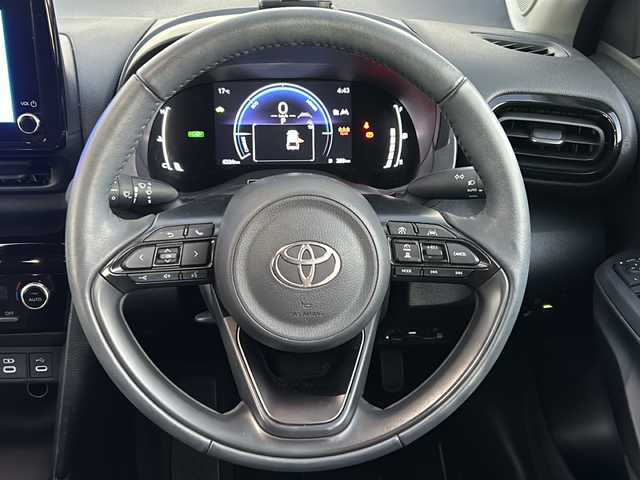 トヨタ ヤリスクロス ハイブリッド Z 愛知県 2024(令6)年 0.7万km ブラックマイカ/ベージュ 2トーン ワンオーナー/純正7型ディスプレイオーディオ/・フルセグTV/・Bluetooth/・AppleCarPlay/AndroidAuto/ETC2.0/前後ドラレコ/PDA(プロアクティブドライビングアシスト)/BSM/ハーフレザーシート/運転席シートヒーター/ステアリングヒーター/衝突軽減ブレーキ/レーンキープアシスト/オートマチックハイビーム/レーダークルーズコントロール/ブレーキホールド/USB、HDMI入力/純正フロアマット/純正18インチアルミホイール/保証書/取扱説明書/スペアキー×1