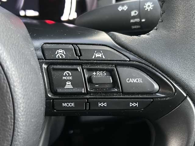 トヨタ ヤリスクロス ハイブリッド Z 愛知県 2024(令6)年 0.7万km ブラックマイカ/ベージュ 2トーン ワンオーナー/純正7型ディスプレイオーディオ/・フルセグTV/・Bluetooth/・AppleCarPlay/AndroidAuto/ETC2.0/前後ドラレコ/PDA(プロアクティブドライビングアシスト)/BSM/ハーフレザーシート/運転席シートヒーター/ステアリングヒーター/衝突軽減ブレーキ/レーンキープアシスト/オートマチックハイビーム/レーダークルーズコントロール/ブレーキホールド/USB、HDMI入力/純正フロアマット/純正18インチアルミホイール/保証書/取扱説明書/スペアキー×1